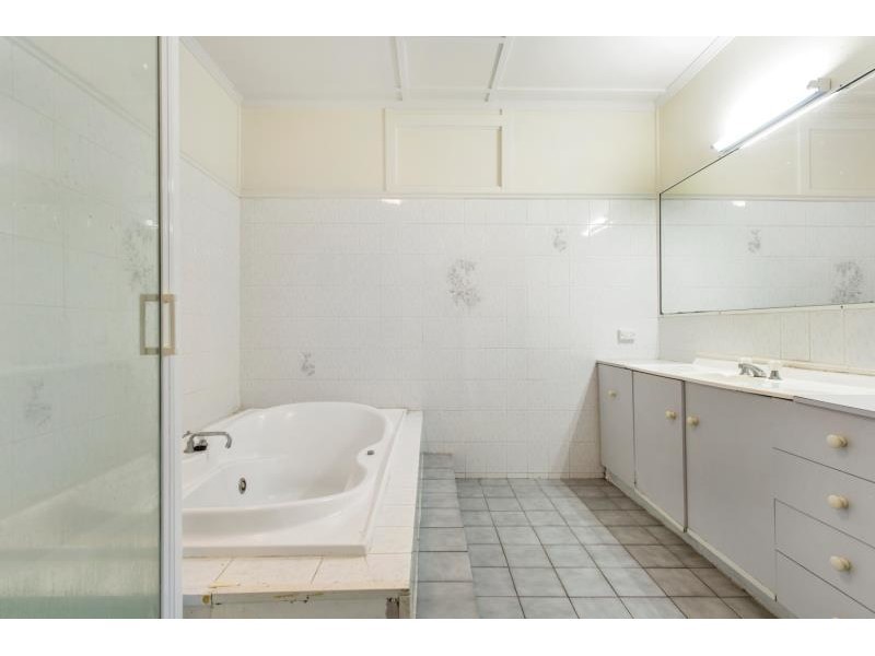 40 Lauga Street, Park Avenue QLD 4701